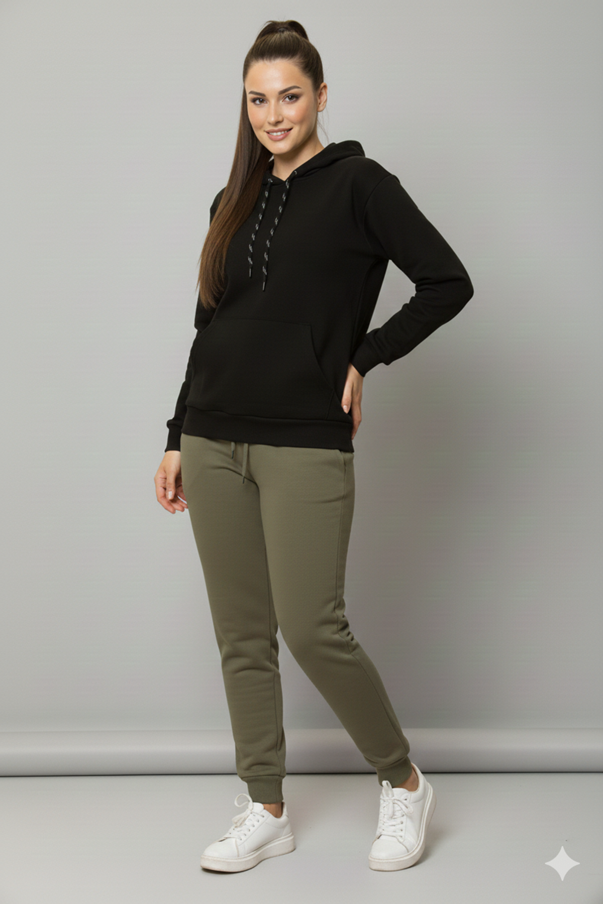 Kadın Siyah Kanguru Cep Kapüşonlu Boyfriend  Sweatshirt 4D-2090