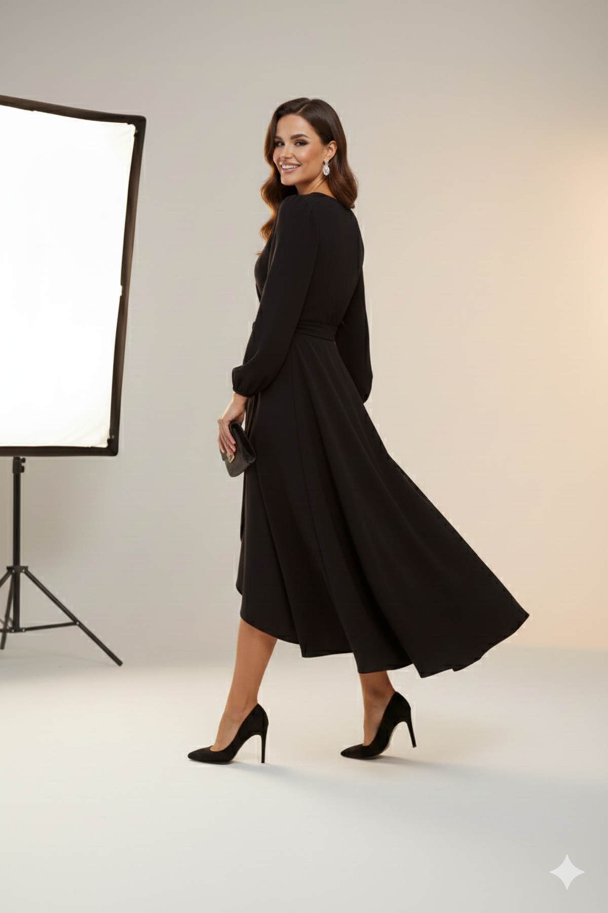 Kadın Siyah Uzun Kol Asimetrik Kruvaze Yaka Uzun Elbise 18K-4079