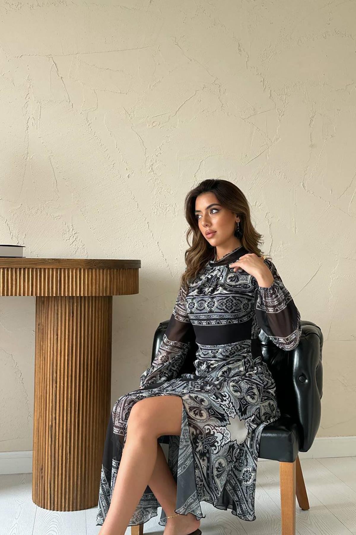 Kadın Siyah Uzun Kol Etnik Desenli Yırtmaçlı Şifon Astarlı Uzun Elbise 18A-7967