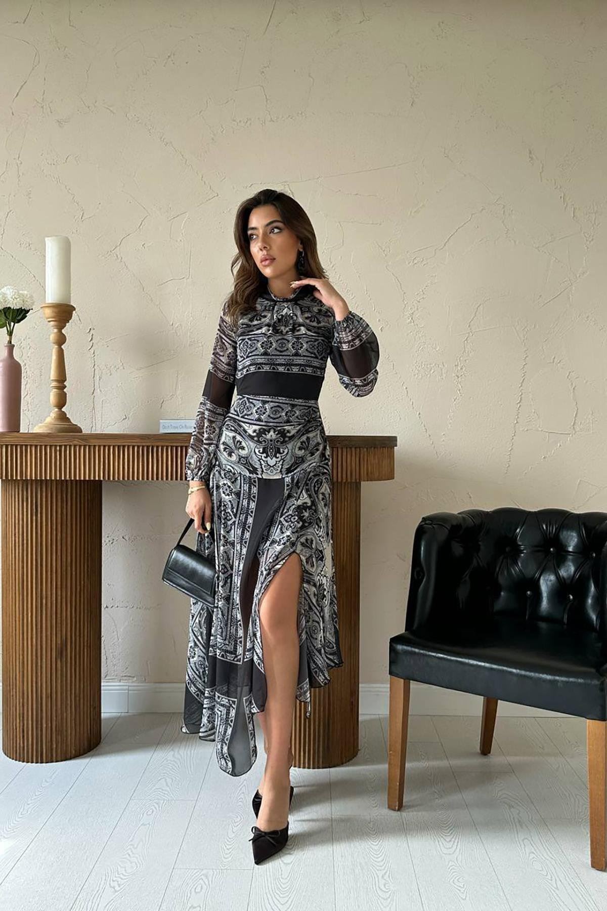 Kadın Siyah Uzun Kol Desenli Yırtmaçlı Şifon Astarlı Uzun Elbise 18A-7967