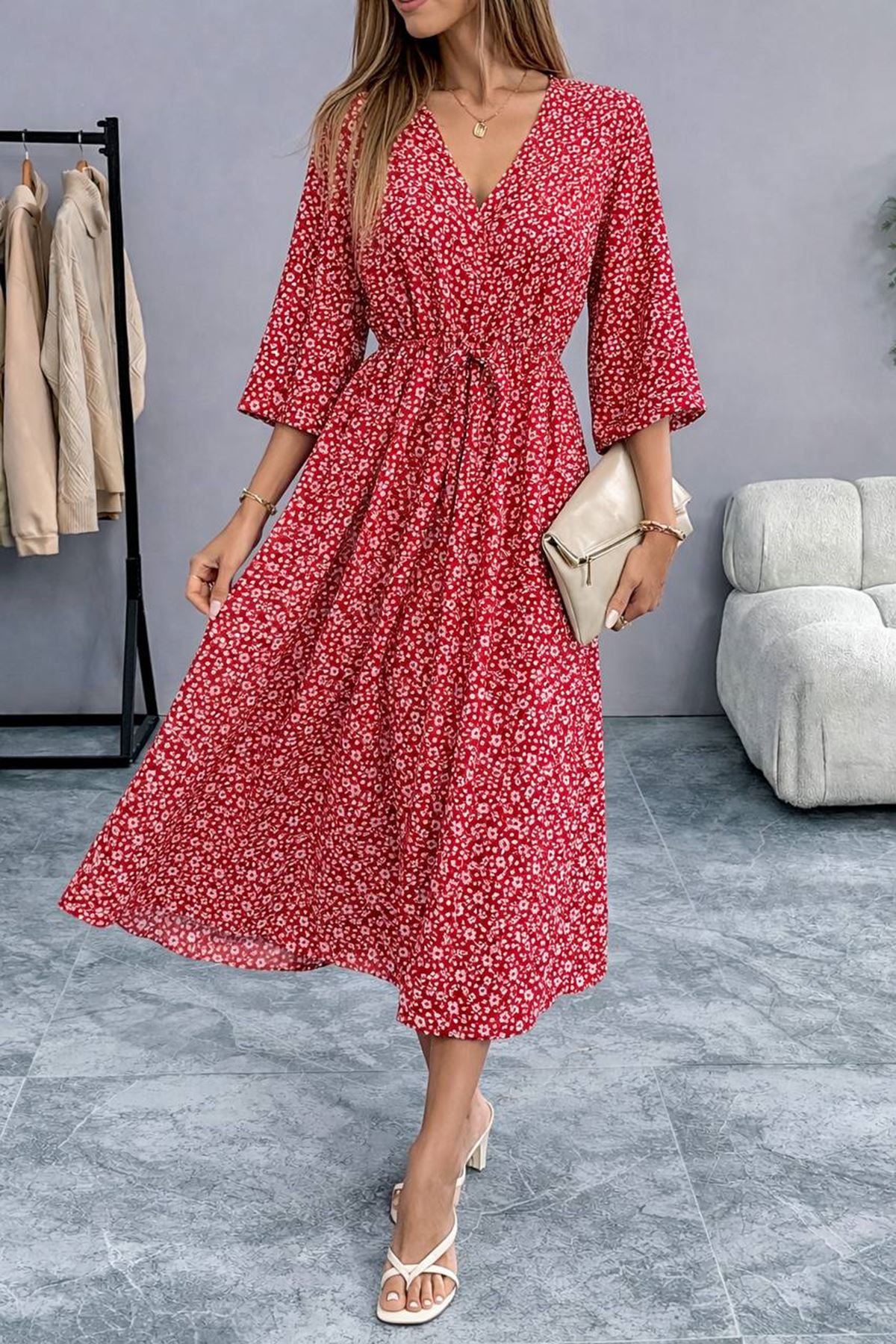 Kadın Kırmızı Desenli Yazlık V Yaka Kısa Kol Beli Lastikli Diz Altı Elbise 10C-2374