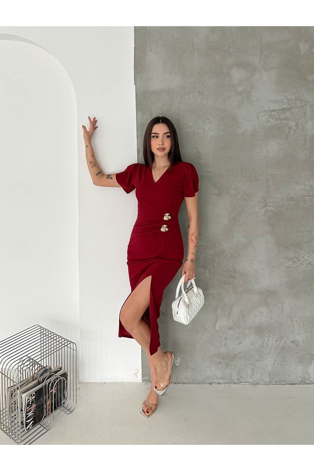 Kadın Bordo Krep Kumaş Kısa Kol Kruvaze Yaka Midi Boy Elbise 10E-2402