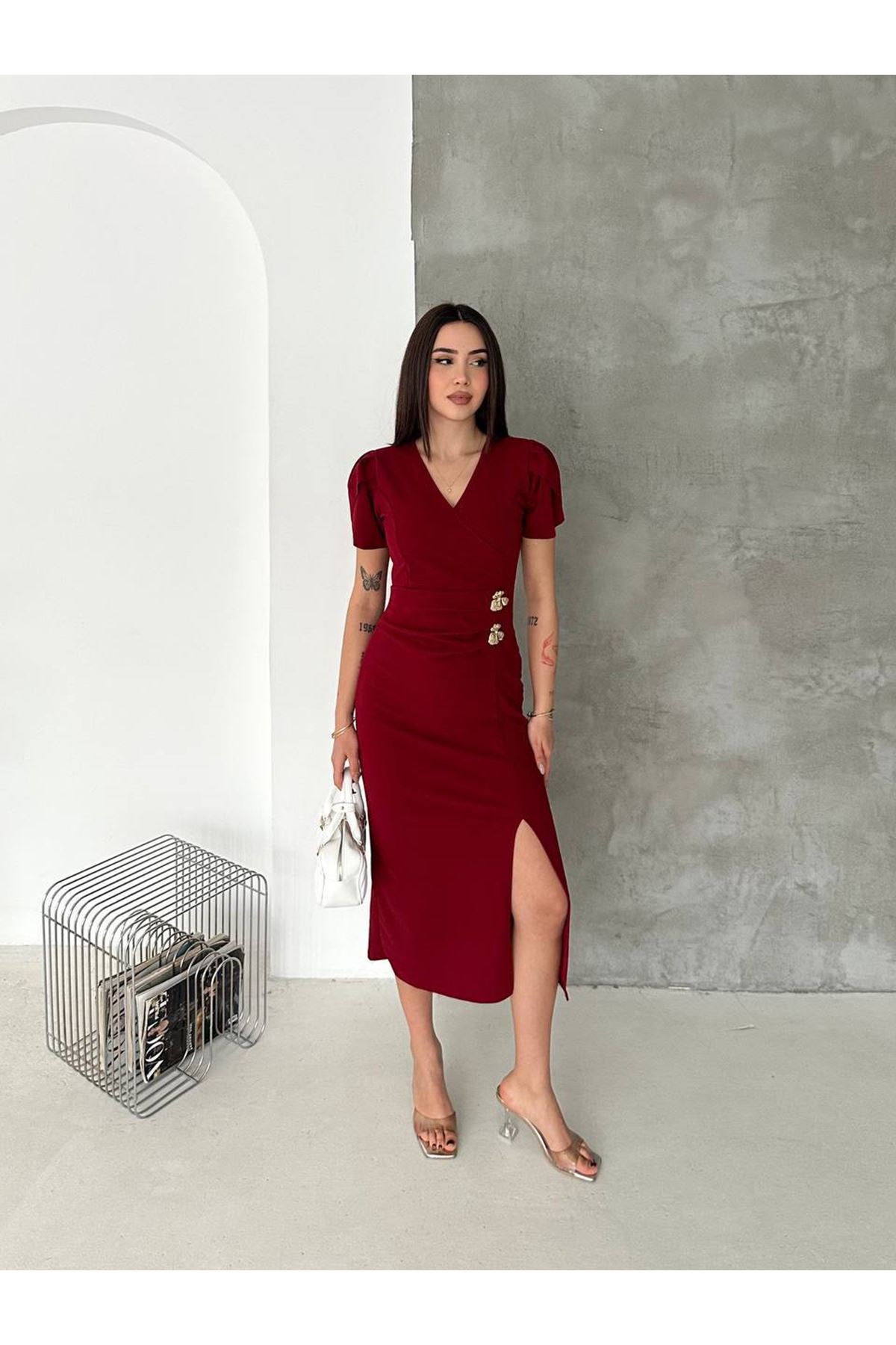 Kadın Bordo Krep Kumaş Kısa Kol Kruvaze Yaka Midi Boy Elbise 10E-2402