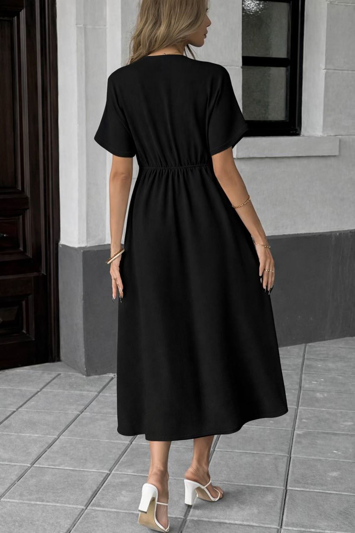 Kadın Siyah Düz Renk Aerobin Kumaş Yazlık V Yaka Kısa Kol Beli Lastikli Diz Altı Elbise 10C-2381