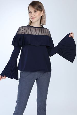 Kadın Lacivert Fırfırlı Puantiyeli Bluz 13C-1023