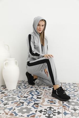 Kadın Gri Şeritli Fermuarlı Kapüşonlu Cepli Eşofman Takımı 8E-3331