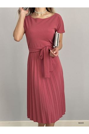 Kadın Gül Kurusu Krep Kumaş Pliseli Kuşaklı Dizaltı Elbise 2E-2126