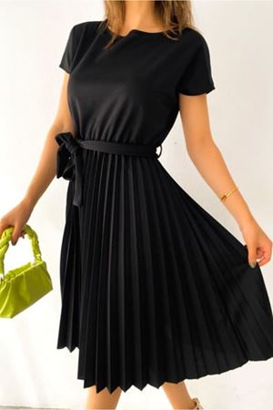 Kadın Siyah Krep Kumaş Pliseli Kuşaklı Dizaltı Elbise 2E-2127