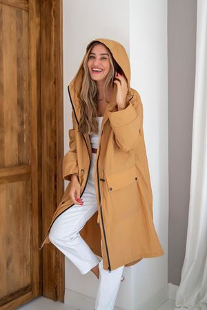 Kadın Taba Rengi Su Geçirmez Askı Detaylı Oversize Mevsimlik Trençkot 3E-6339