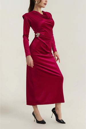 Kadın Kırmızı Kadife Vatkalı Uzun Kol Degaje Yaka Uzun Elbise 5E-4374